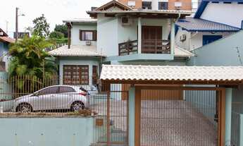 Imagem 2: R$ 810.000 Casa com 3 dormitórios