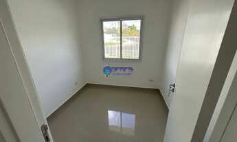 Imagem 6: Descubra o Encanto Único desta Casa de Esquina com 3 Quartos e Terreno Amplo!