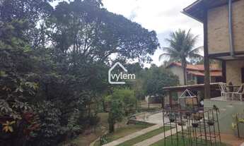 Imagem: Chácara em Estilo Rústico e com Nascente