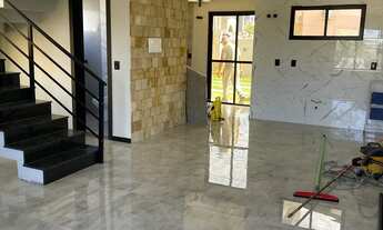 Imagem 1: Sobrado com piscina em Condomínio fechado