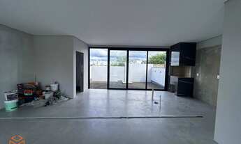 Imagem 2: Sobrado em condomínio fechado em ótima localização