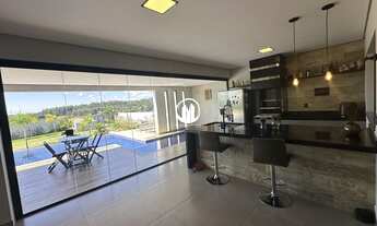 Imagem: Casa a venda com 4 dormitórios sendo 2