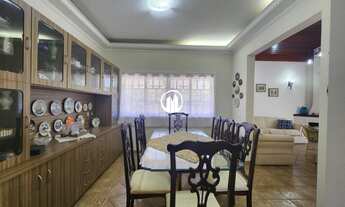 Imagem: Casa a venda com 4 dormitórios sendo 3