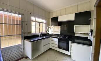 Imagem: Casa à venda com 4 dormitórios sendo 1