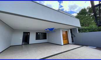 Imagem 2: Casa plana de alto padrão com 148,70 m², com 3 dormitórios sendo 1 suíte, 4 vagas de garag