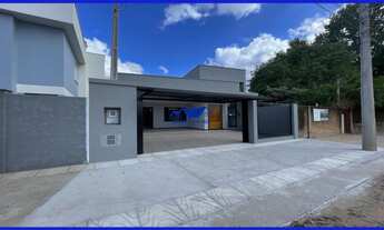 Imagem 3: Casa plana de alto padrão com 148,70 m², com 3 dormitórios sendo 1 suíte, 4 vagas de garag