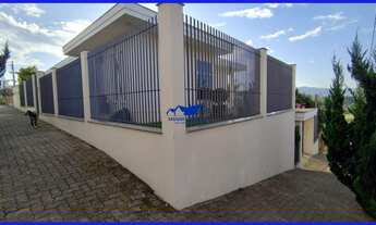 Imagem 2: Casa sobrado de esquina, toda semi mobiliada, finamente decorada, com 3 dormitórios sendo