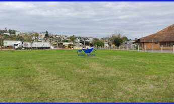 Imagem 5: Terreno amplo e plano com 1.212 metros quadrados com 18,13 metros de frente para a Avenida