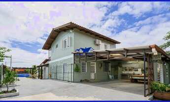 Imagem 2: Casa com 164,62 m² de área construído, parte superior com vista panorâmica, 2 quartos com