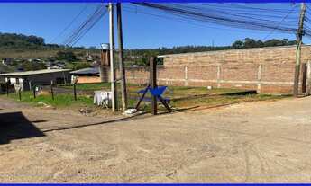 Imagem: Terreno plano com 330 m² medindo 11m por
