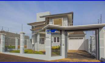 Imagem: Casa de alto padrão, com 157 metros quadrados