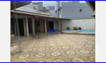 Imagem 4: Linda Casa Plana com 212,34 m² em excelente localização piscina, churrasqueira no Bairro F