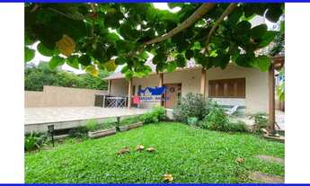 Imagem 7: Linda Casa térrea com 300 m² quadrados de área construída, 4 dormitórios, piscina, banheir