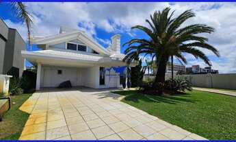 Imagem 3: Lindíssima casa em condomínio de alto padrão no centro de Xangri-lá, com 327 m², 4 suítes