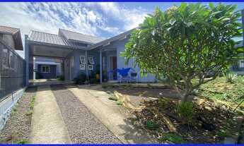 Imagem: Duas casas á venda no mesmo terreno em