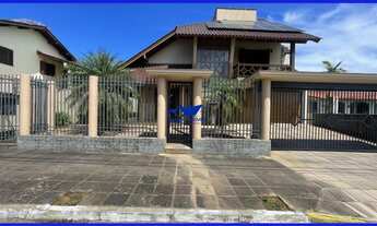 Imagem: Linda casa em ótima localização próximo