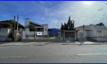 Imagem 2: Casa Semi Mobiliada com 3 Dormitórios e Piscina no Centro de Estância Velha/RS