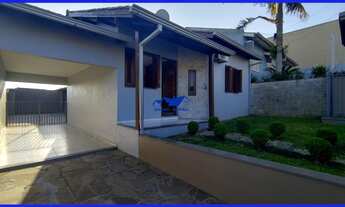 Imagem 2: Casa com 98,94 metros quadrados, semi mobiliada, 2 quartos, salão de festas, garagem cober