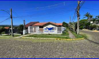 Imagem 2: Casa de esquina com piscina, em ótima localização no bairro Encosta do Sol em Estância Vel