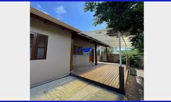 Imagem 4: Casa com 2 dormitórios, com deck nos fundos no bairro Rincão Gaúcho em Estância Velha/RS