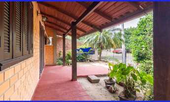 Imagem 4: Casa de esquina com 3 dormitórios e amplo pátio no bairro União em Estância Velha/RS