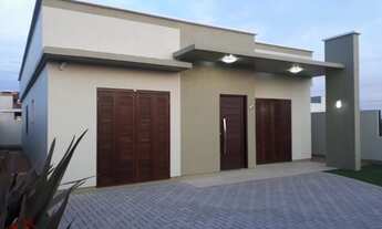 Imagem 2: Casa com arquitetura moderna pertinho do mar