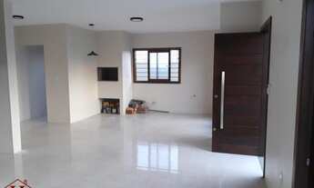 Imagem 3: Casa com arquitetura moderna pertinho do mar