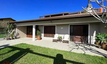 Imagem 2: Pertinho do mar com cinco dormitórios