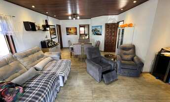 Imagem 3: Casa com piscina e quiosque no centro de Imbé