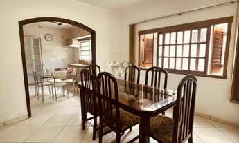 Imagem 4: Casa à venda em Sapucaia do Sul, Centro, com sala de estar, jardim e área construída de 19