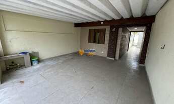 Imagem 2: Casa de rua à venda em São Vicente - Oportunidade 2 Dormitórios - Aceita Financiamento Ban