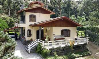 Imagem: Refúgio Sereno Casa com Área Gourmet