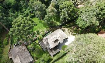 Imagem 4: Refúgio Sereno: Casa com Área Gourmet e Terreno Arborizado!