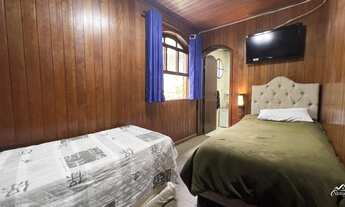 Imagem 5: Refúgio Sereno: Casa com Área Gourmet e Terreno Arborizado!