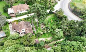 Imagem 4: Residência Encantadora com um Incrível Terreno a Próximo ao Centro do Capivari!