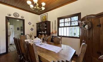 Imagem 7: Residência Encantadora com um Incrível Terreno a Próximo ao Centro do Capivari!