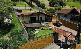 Imagem: Uma Residência Tranquila em Santo Antônio