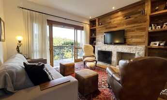 Imagem 3: Charmosa e Aconchegante Residência com Vista Panorâmica das Montanhas!