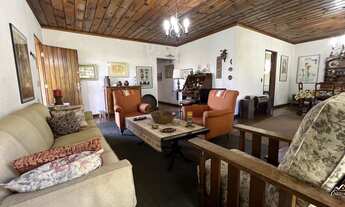 Imagem 6: Oportunidade Única: Casa Antiga com Muito Potencial e um Excelente Terreno!