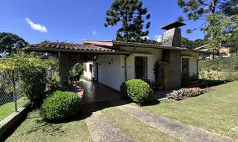 Imagem 2: Oportunidade Única: Casa Antiga com Muito Potencial e um Excelente Terreno!