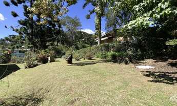 Imagem 5: Oportunidade Única: Casa Antiga com Muito Potencial e um Excelente Terreno!