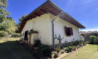 Imagem 4: Oportunidade Única: Casa Antiga com Muito Potencial e um Excelente Terreno!