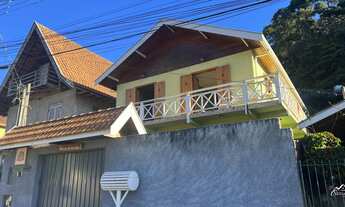 Imagem: Charmosa casa com suíte e área gourmet!