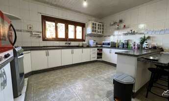 Imagem 4: Charmosa casa com suíte e área gourmet!