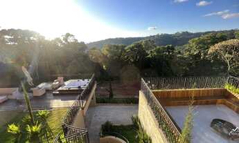 Imagem 2: Relaxe e aproveite a vista: casa com deck e cinema!