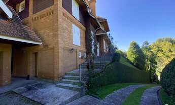 Imagem 2: Refúgio de Luxo com muito Lazer em Condomínio Fechado!