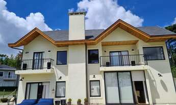 Imagem: Casa Recém-Construída com Vista Panorâmica