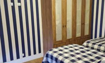 Imagem 3: Casa Recém-Construída com Vista Panorâmica para as Montanhas