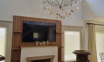 Imagem 5: Casa Recém-Construída com Vista Panorâmica para as Montanhas