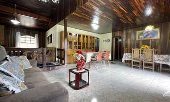 Imagem 6: Casa com Terreno amplo, Área Gourmet espaçosa e Proximidade a todas as Comodidades!